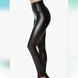 Tagoo Faux Leather Leggings